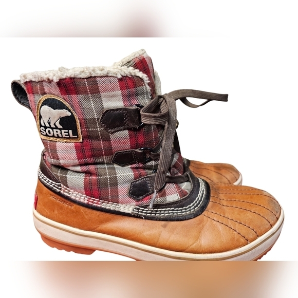 Sorel boots with plaid winter boots. Size 9 - Picture 3 of 7